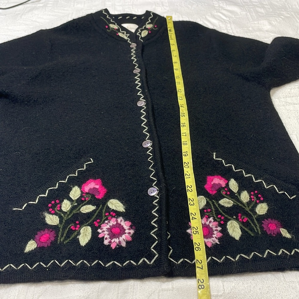 Stunning Wool Embroidered Floral Sweater Jacket Coat Cardigan Overlay SizeMedium - Picture 15 of 16
